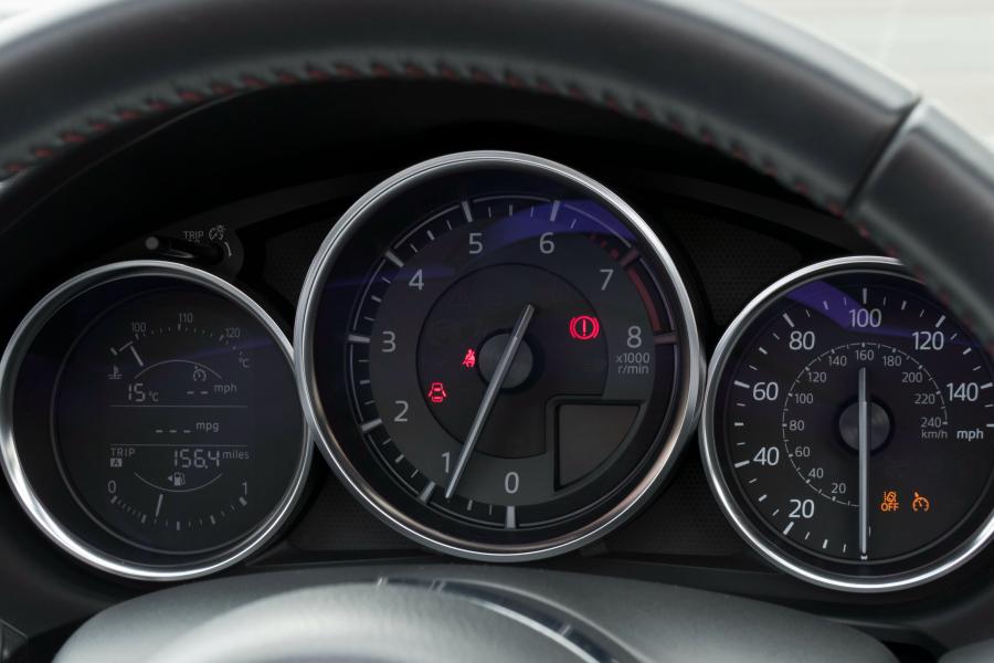  Mazda MX-5 Sport Recaro Limited Edition 2015 года  (фото 17 из 23)